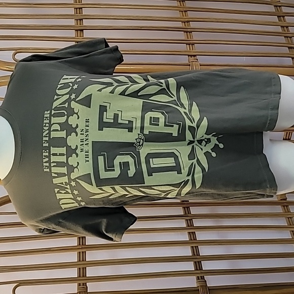 Five Finger Death Punch War is the Answer olive green tee sz M vintage - Picture 2 of 8
